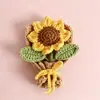 Colgante de ramo tejido a mano, producto terminado de ganchillo, adorno de ramo para el Día del Maestro, llavero de flores, colgante para bolso, transfronterizo