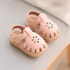 Sandálias Fechadas para Meninas, Sapatos de Praia Macios de Solado Verão, Respiráveis Vazados Estilo Princesa 2026 Novo, Sapatos Casuais Perfurados para Crianças Pequenas