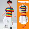 Conjunto de Ropa de Rendimiento a Rayas Arcoíris para Niños Camiseta de Manga Corta Falda Plisada Pantalones Largos Niños y Niñas Día del Niño Uniforme de Clase de Rendimiento Verano