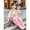 Novedades Primavera/Otoño 2026 Sudadera de Gato de Dibujos Animados Dulce y Linda Conjunto de Dos Piezas de Pantalones Deportivos Casuales para Bebés Niñas