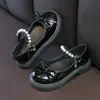 Sapatos de Princesa com Solado Macio para Meninas 2026 Primavera/Verão Novos Estilo Britânico Mary Jane Sapatinhos de Couro com Pérolas Sapatilhas Casuais