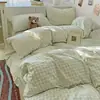 Juego de ropa de cama de lunares rosas, que incluye una funda de edredón, adecuado para dormitorios estudiantiles; un conjunto de tres piezas o un conjunto de cuatro piezas; hecho de algodón lavable y apto para la piel