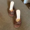 Sandalias de cuña pequeñas para mujer para el verano de 2026, nuevo estilo versátil para combinar con faldas, Sandalias de tacón alto de paja con punta abierta
