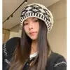 Gorro de lana grueso estilo Fair Isle holgado para mujer, cálido para invierno, para circunferencia de cabeza grande, con protección para las orejas, gorro de punto adelgazante