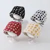 Gorro de estilo coreano para bebés y niños pequeños, sombrero moderno y versátil que cubre las orejas, nuevo sombrero retro de cuadros grandes para otoño/invierno para bebés