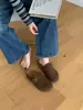 Sandalias de media pantufla cerradas de cuero para mujer con suela gruesa, nuevo estilo otoño 2026, sandalias de microfibra de goma elegantes y versátiles