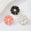 Broche de Perla y Flor Fresca Pétalos Rosas Pin Versátil Accesorio para Traje de Verano Abrigo Corsage Accesorio DIY