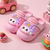 Nuevas pantuflas cerradas luminosas Coolomi para niñas, zuecos de verano para niños, sandalias suaves antideslizantes para bebés que se iluminan