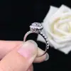 Anel Quadrado Oco Vintage Cravejado de Diamantes para Mulheres, Prata Esterlina 925 Banhado a Ouro Joia de Diamante de Alto Carbono, Mais Vendido