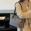 Bolso de Hombro Estilo Dibujo Animado Occidental en Relieve Gran Capacidad Bolso de Axila para Mujer 2025 Nuevo Bolso de Mensajero Satchel Tote para el Trabajo