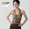 Top de tirantes a cuadros para fitness para mujer con copas fijas, fruncido al frente y en el centro, top de yoga adelgazante con un hermoso diseño en la espalda