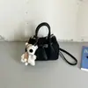 Bolso de mano de alta gama para mujer 2026 nuevo moda de verano versátil bolso de hombro bolso cruzado tipo cubo para el día a día