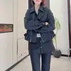 Jaqueta corta-vento casual com lapela curta para mulheres, estilo coreano, outono de 2026, acinturada, emagrecedora, top de jaqueta de trabalho para baixinhas