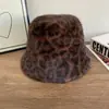 Sombrero de Felpa Mongol con Estampado de Leopardo Retro Suave y Peludo para Mujer Otoño e Invierno Piel Sintética Engrosado Cálido Sombrero de Pescador Sombrero Tipo Cubeta