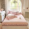 Faldón de cama acolchado estilo princesa pieza única modelo nuevo 2025 encaje sábana bajera protector de colchón cubierta de cama engrosada cubierta antipolvo