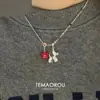 ¡¡¡Súper lindo!!! Collar Colgante Perro Globo M&M Rojo para Mujer, Nuevo Accesorio de Cadena para Suéter de Alta Gama Otoño e Invierno 2025