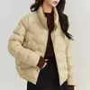 Chamarra corta de plumón estilo étnico con cuello alto para mujer, moda de invierno 2026, chic, ligera, cálida, plumón de pato blanco, con patrón ondulado