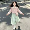 Conjunto de Moda para Niñas de Primavera y Otoño: Nuevo Conjunto de Dos Piezas: Sudadera con Cuello de Lazo Dulce y Falda Linda