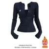 Nova Camiseta Térmica de Manga Longa Slim-Fit Bordada com Meio Botão para Mulheres, Adequada como Camada Base de Outono e Inverno ou Top Interno