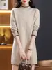 Suéter de longitud media para mujer, cubre las caderas, elegante, nuevo estilo otoño/invierno 2026, cuello semialto, capa base, engrosado, para usar debajo de un abrigo