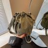 Bolsa Pequena de Pano Estilo Literário Coreano Exterior Único Nicho de Ombro Único Transversal Pequena Bolsa de Pano Bolsa para Celular Moda Casual Feminina Pequena Bolsa Barril Versátil