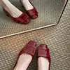 Versão em Pele de Ovelha~Fivela Quadrada Sapatos de Salto Grosso Elegantes para Mulheres, Bico Quadrado Boca Rasa Sapatos de Salto Único, Couro Genuíno Sola Macia Sapatos Mary Jane