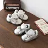 Otoño 2026 Nuevos Zapatos Caminador para Bebé Suela Suave Zapatos Blancos para Niñas Zapatos de Entrenamiento Alemanes para Niños Zapatos de Patinaje para Niños Zapatos Casuales