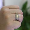 Venta al por mayor de joyería de moda en plata esterlina S925 para hombres y mujeres, anillo de apertura con mantra de seis palabras en plata tailandesa retro para pareja