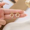 [Procesamiento y Personalización] Aretes de Moda de Lujo Ligero con Lazo, Perla y Diamante, Nicho Versátil, Pequeños, Frescos y Elegantes