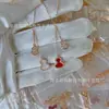Colar de Cabaça Kirin de Luxo com Banhos de Ouro, Corrente para Clavícula Feminina com Ágata Vermelha Cravejada de Diamantes, Gargantilha com Pingente Pequeno, Estilo Vintage Ins