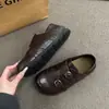 Mocasines de cuero suave, versátiles, que aumentan la altura, con suela gruesa, nuevo estilo británico, colección 2026, zapatos de mujer con detalle de hebilla, colección de otoño