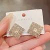 Brincos Elegantes de Rombos Vazados com Pedras de Diamante para Mulheres, Estilo Celeb da Internet de Alto Padrão, Brincos Modernos e Versáteis com Hastes de Prata para o Dia a Dia
