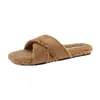 Pantuflas peludas para mujer para otoño e invierno, aptas para usar en interiores y exteriores, cálidas y elegantes, versátiles, de suela plana, de felpa y hechas de algodón, disponibles para venta al por mayor
