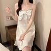 Versão coreana de pijamas de verão camisola de alça feminina seda imitada seda gelo jacquard laço fofo coração de menina roupa de casa ao vivo