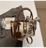 2026 Nova Moda Bolsa Simples Grande Capacidade para Passeios Deslocamentos Versátil Bolsa de Ombro Nicho High-End Bolsa Transversal