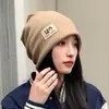 Gorros de Punto para Otoño e Invierno, Gorros Pequeños de Pelo que Muestran la Cara para Mujer, Gorros Versátiles de Aislamiento para Orejas, Gorros de Punto de Moda Personalizados
