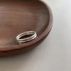 Anillo de línea de perlas simple para mujer estilo frío personalidad de alta gama chapado en plata anillo abierto versátil anillo para dedo índice moda