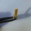 Anillo Estilo Europeo y Americano V-Gold Versión de Alta Gama con Tachuelas de Cabeza de Bala, Gruesamente Chapado en Oro Rosa de 18K, Moderno y Versátil, Venta Directa del Fabricante