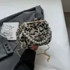 Outono 2025 Nova Moda Ombro Único Simples Tendência Transversal Elegante Bolsa Shell de Mão Bolsa de Veludo Pelúcia para Mulheres