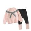 Conjunto de Duas Peças Jaqueta Suéter para Meninas 2025 Outono e Inverno Novo Estilo Conjunto de Suéter com Laço Gola Redonda e Leggings para Bebê Menina