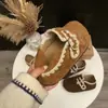 Sapatos Birkenstock retrô com plataforma alta, cobertura total, para mulheres, novo estilo outono 2026, versáteis com saias, mocassins de calçar
