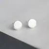 Brincos pequenos de prata 925 esterlina estilo coreano, fofos e únicos para mulheres, simples e criativos, com um design estiloso e versátil, perfeitos para estudantes