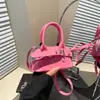 Bolsa de Concha Retrô Estilosa Europeia e Americana, Bolsa de Ombro Fashion e Elegante, Bolsa Transversal Versátil e Simples para Mulheres, Mini Atacado