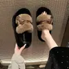 Sandalias de una correa de estilo urbano de alto valor, cómodas y elegantes, estilo popular de celebridad de internet 2026, suela suave que no cansa los pies, sandalias de verano