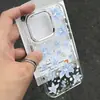 Funda de Teléfono Suave Color Azul Claro Flor de Lirio de Verano Adecuada para iPhone 18 Pro Max, Funda Anti-Caídas con Agujero Grande para Apple 16