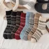 Meias de Lã Retro Fair Isle com Flocos de Neve para Outono e Inverno para Mulheres, Meias de Cano Médio, Meias Longas da Moda, Engrossadas, Quentes, Versáteis
