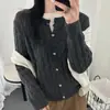 Cardigan suéter feminino de tricô trançado com gola redonda, coleção outono/inverno 2026, tamanho petite, cor sólida, peça de tricô versátil