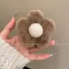 Pinza de Flor Japonesa y Coreana para Mujer Otoño e Invierno Pinza de Tiburón de Felpa Sentido de Temperamento de Gama Alta Horquilla Mao Mao para la Parte Posterior de la Cabeza Nuevo Estilo 2023