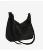 2025 Nova Bolsa Tote de Couro Macio Europeia e Americana de Grande Capacidade Estilo Preguiçoso para Mulheres Bolsa de Ombro Transversal Simples e Versátil para o Dia a Dia