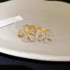 Anel vintage de zircônia de luxo leve em formato de coração vazado, estilo minimalista, anel aberto personalizado para o dedo indicador, joia versátil estilo coreano ins
